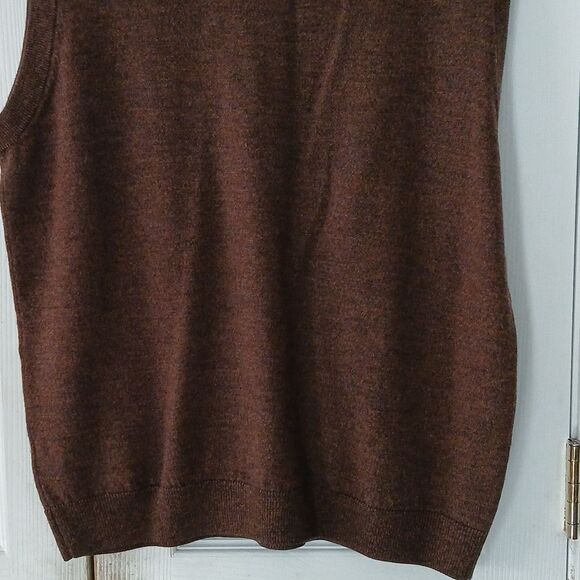 Turnbury Brown 100% Extra Fine Merino Wool V-neck sweater vest Sz L NWOT - Picture 6 of 7
